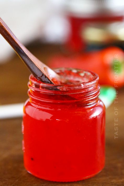 Sugar-Free Pepper Jelly Red Pepper Jelly Recipe, Sugar Free Jelly, Pepper Jelly Recipe, Cinnamon Cookies Recipes, Pepper Jelly Recipes, Strawberry Cake Easy, Pie Crust Recipe Easy, Red Pepper Jelly, Sugar Free Jam