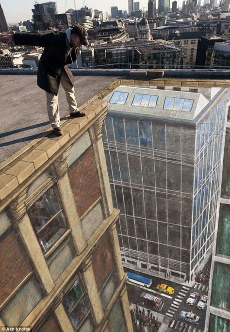 40 Stunning Examples of 3D Chalk Drawings ... 3d Sidewalk Art, Street Chalk Art, Illusion Kunst, Street Art Illusions, Pavement Art, 3d Chalk Art, Sidewalk Chalk Art, Sidewalk Art, Street Painting