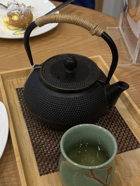 Japanese Tea Kettle, Japanese Tea House Aesthetic, Tea Pot Aesthetic, Dublin Summer, Nigerian Chicken, Cup Of Fruit, Asian Teapots, Egusi Soup, Tea Japan