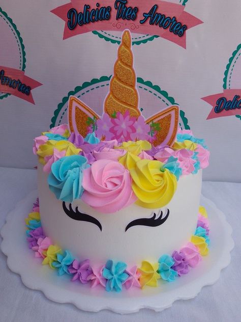 tartaunicornio #cakestyle #spongecake #cakevi Cake Designs Birthday Unicorn, Unicorn Birthday Cake And Cupcakes, Unicorn Simple Cake, Cake Designs Unicorn, Cumple Unicornio Ideas Decoracion, Unicorn Cakes For Girls Birthday, Simple Unicorn Cake Design, Simple Unicorn Cake, Diy Unicorn Birthday Cake