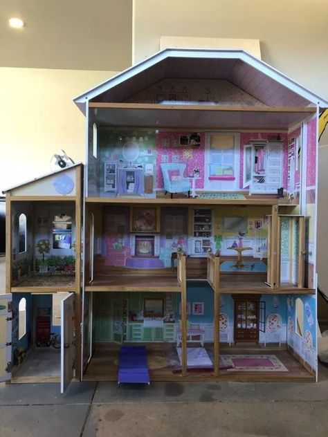 Barbie Doll House Renovation, Wooden Dollhouse Makeover Diy, Makeover Barbie House, Diy Barbie House Remodel, Dollhouse Upcycle Diy, Redo Doll House, Revamp Dolls House, How To Redo A Dollhouse, Wood Barbie House