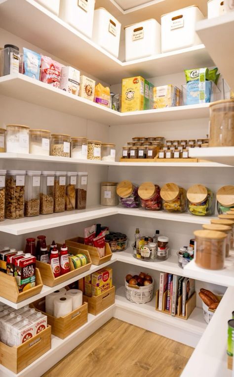 Organised Food Cupboard, Wide Laundry Room Ideas, Open Pantry Organization Ideas, Organised Kitchen Cupboards, How To Organise Kitchen Cupboards, Organised House, Aesthetic Pantry, Organised Pantry, Small Pantry Organization Ideas