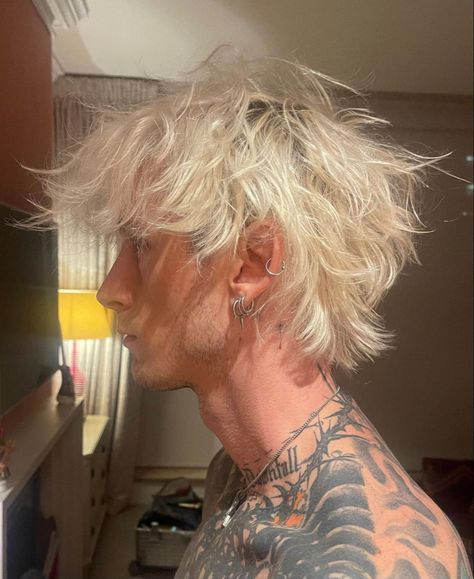 Platinum Blonde Hair Men, Pink Hair Guy, White Hair Men, Short Platinum Blonde Hair, Mens Haircuts Short Hair, Colson Baker, Men Hair Color, Faded Hair, Hair Inspiration Short