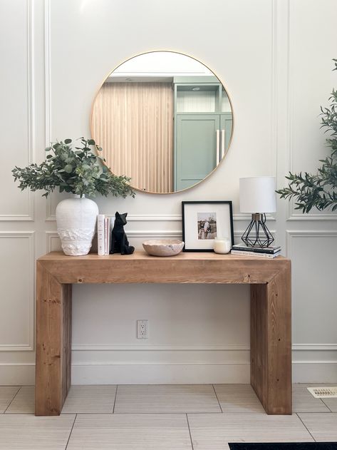 DIY Wood Console Table - From House To Home DIY & Design Folsom Coffee Table, Diy Wood Console Table, Tall Entryway Table, Diy Console Table Entryway, Foyer Table Ideas, Round Entryway, Round Foyer, Diy Entry Table, Diy Entryway Table