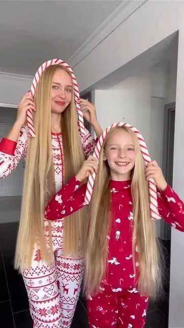 960K views · 113K likes | Stefani Chaglar🦋 on Instagram: "Holiday Hairstyle Ideas🎀🎄1 or 2? The best way to spread Christmas cheer is with ‘Elf’ x Kitsch collection!✨ @mykitsch #mykitsch #elf✨ #hairbow #hairstyle #hairtutorial #hairgoals #longhairdontcare #motheranddaughter #heatlesscurls #longhair #hairdone #hairideas" Christmas Hairdos, Christmas Hair Ideas, Cute Christmas Hairstyles, Christmas Ideas Gifts, Hair Repair Mask, Christmas Idea, Heatless Curls, Christmas Hairstyles, Bracelets Diy