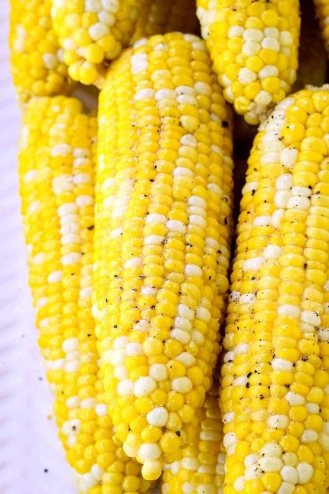 Roasted Corn On The Cob, Corn In The Oven, Corn Succotash, Oven Roasted Corn, Corn Side Dish, Ear Of Corn, Easy Vegetable Side Dishes, Classic Potato Salad, Boiled Corn