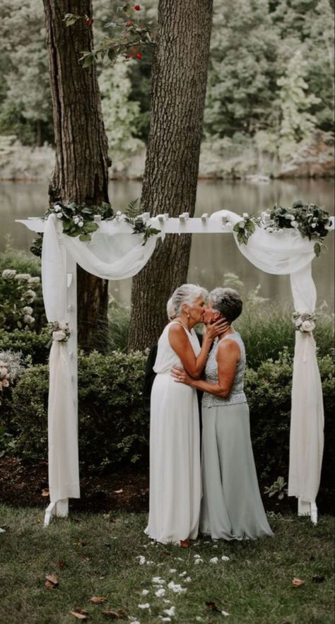 Traditional Lesbian Wedding, 2 Brides, Southern Colonial, Lesbian Weddings, Queer Weddings, Colonial Home, Festival Bride, Offbeat Bride, Waterfront Wedding