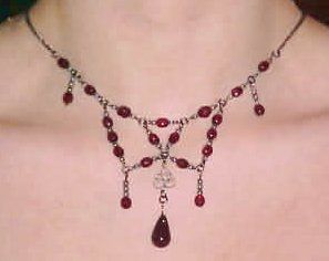 Blood Jewelry Diy, Blood Drop Necklace Ideas, Blood Necklace, Necklace Blood, Blood Jewel Necklace, Blood Drop Necklace, Vampire Beaded Necklace, Blood Drip Necklace, Red Gothic Necklace