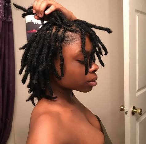 Healthy Dreadlocks, Chunky Locs, Cabelo Black, Dreadlocks Hair Care, Short Dreadlocks Styles, Beautiful Dreadlocks, Beautiful Hair Accessories, Quick Weave Hairstyles, Dreads Styles