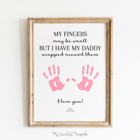 Handprint Keepsake, Handprint Gifts, Christmas Gift Daughter, Father Gifts, Baby Art Projects, Baby Handprint, Baby Birthday Gifts, Daughter Christmas, Baby Christmas Gifts