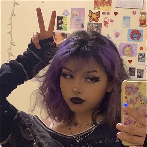 Egirl Hair, Short Purple Hair, Native Language, Dyed Hair Inspiration, Hair Inspiration Short, Emo Hair, Peinados Fáciles Para Cabello Corto, Edgy Makeup, Alternative Hair