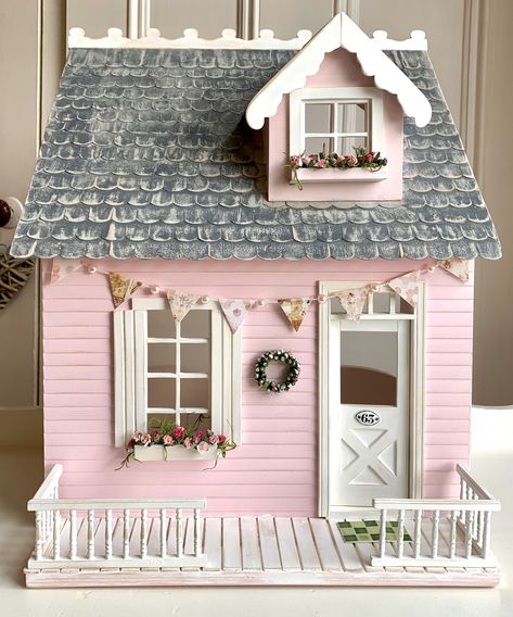 Shabby Chic Dollhouse, Pink Dollhouse, Miniature Building, Shabby Chic Table, Attic Room, Wooden Cottage, Princess Bedroom, Doll House Plans, Doll House Crafts