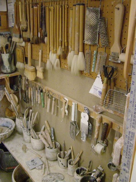 Pottery Bat Storage, Pottery Workshop Studios, Pottery Tools Storage, Pottery Studio Storage, At Home Pottery Studio, Ceramic Studio Ideas, Ceramics Organization, Ceramics Storage, Organized Tools