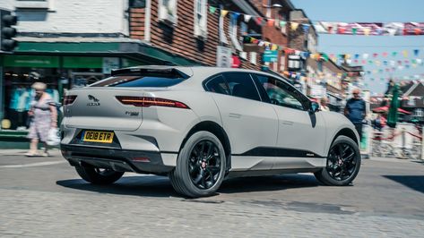 Jaguar I Pace, Jaguar Pace, Luxury Car Photos, Luxury Cars Audi, Lexus Rx 350, Good Looking Cars, Hybrid Cars, Cars Audi, Jaguar Cars