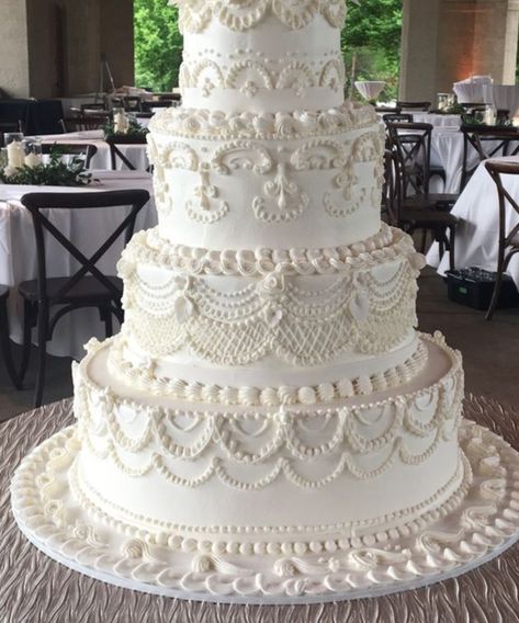 Intricate Wedding Cakes, Vintage Wedding Cake Designs Lace Detail, Wedding Cakes Extravagant, Wedding Cake Old Fashioned, Old Style Wedding Cakes, Wedding Cake Aesthetic Vintage, Ornate Wedding Cake, 5 Tier Wedding Cake Elegant, Vintage Wedding Cakes Elegant