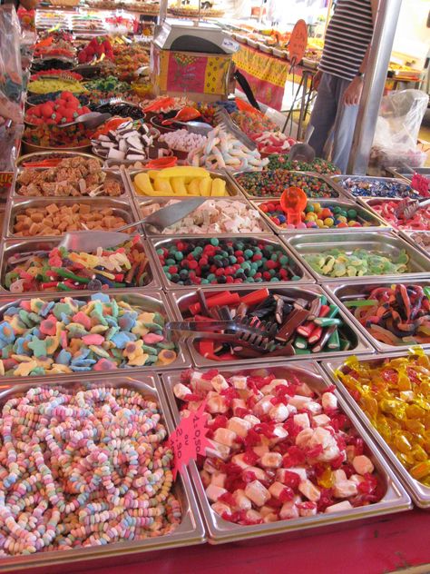 Candy, I love Candy. France Sweets, Junk Food Snacks, Provence France, Food Goals, Candy Store, St Tropez, Candy Buffet, All You Can, Gummy Candy