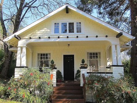 1920 Classic Craftsman Bungalow - 226 Nevada Street, Nevada City ... Yellow Bungalow Exterior, Yellow Craftsman House, Bungalow Paint Colors, Homestead Exterior, Tiny Bungalow, 1920 Bungalow, Yellow Bungalow, Yellow House Exterior, Craftsman Bungalow Exterior