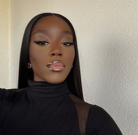 Maquillage Yeux Cut Crease, Makeup For Black Skin, Brown Skin Makeup, Soft Glam Makeup, Face Beat, Dark Skin Beauty, Dark Skin Makeup, Makeup For Black Women, Glam Makeup