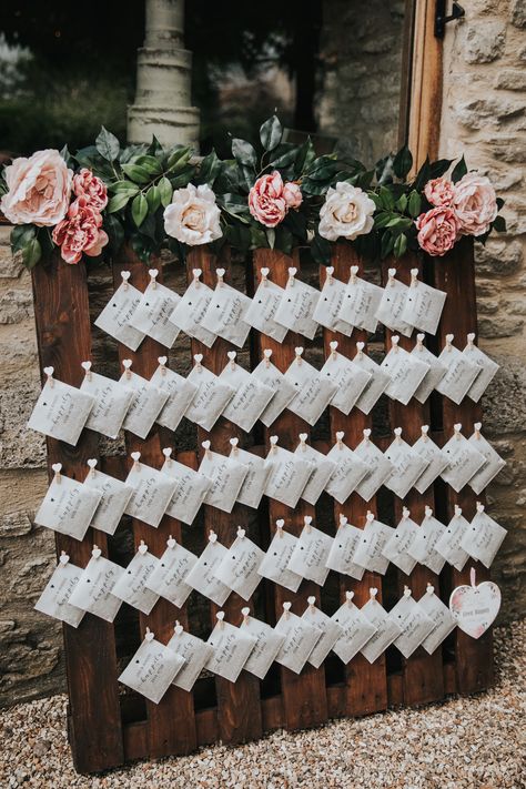 Small Envelopes Pegged to Pallet Wedding Sign Filled with Confetti Confetti Display, Flower Confetti Wedding, Christina Wu Wedding Dress, Lavender Confetti, Pallet Wedding Signs, Confetti Wall, Wedding Sign Decor, Christina Wu, Pallet Wedding