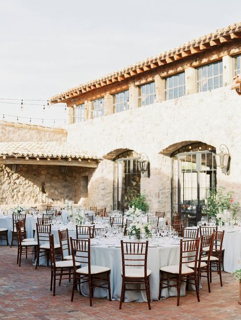 Tuscan-inspired wedding in Scottsdale, Arizona via Magnolia Rouge Brown Chiavari Chairs Wedding, Brown Wedding Chairs, Tuscan Inspired Wedding Decor, Tuscan Inspired Wedding, Amsale Bridesmaid, How To Dress For A Wedding, Arizona Elopement, Arizona Wedding Venues, Tuscan Inspired