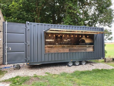 Container Food Truck, Shipping Container Kitchen, Food Trailer Design, Camper Food Truck, Truck Food Ideas, Gourmet Burger Bar, Food Trailer Ideas, Food Containers Design, Pizza Trailer