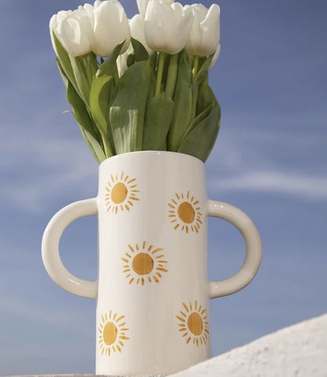 Pottery Painting Mug Ideas Easy, Clay Vase Painting Ideas, Diy Pottery Painting Ideas Simple, Vase Painting Ideas Pottery, Pottery Painting Vase Ideas, Clay Cafe Painting Ideas, Pottery Painting Ideas Vase, Vase Pottery Painting Ideas, Pottery Painting Vase