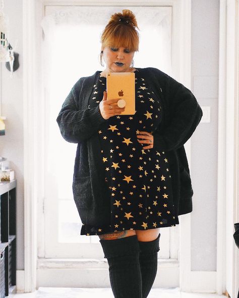 🌟Star light, star bright 🌟 I’m realizing just now this entire look is from @amazonfashion and I’m not ashamed in the least! I’ve learned… Plus Size Goth, Chop Recipes, Outfits Curvy, Plus Size Sweater, Look Plus Size, Pork Chop, Festival Looks, Plus Size Sweaters, Fashion Weeks