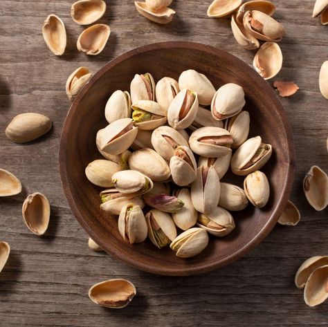 Pistachio Benefits, Roasted Pistachios, Nutrition Consultant, Filling Snacks, Gluten Free Egg Free, Pistachios Nuts, Clean Plates, Breakfast Choices, Healthy Groceries