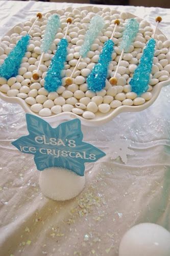 Disney Frozen Birthday Party Food, Frozen Birthday Party Food, Frozen Tea Party, Frozen Party Food, Birthday Party Food Ideas, Frozen Birthday Party Decorations, Elsa Birthday Party, Frozen Bday Party, Frozen Invitations