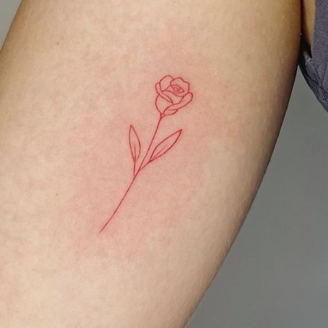 Tattoo Rojo, Red Flower Tattoo, Notes Tattoo, Red Flower Tattoos, Music Notes Tattoo, Remembrance Tattoos, Tattoos Inspiration, Red Rose Tattoo, Girls Tattoo