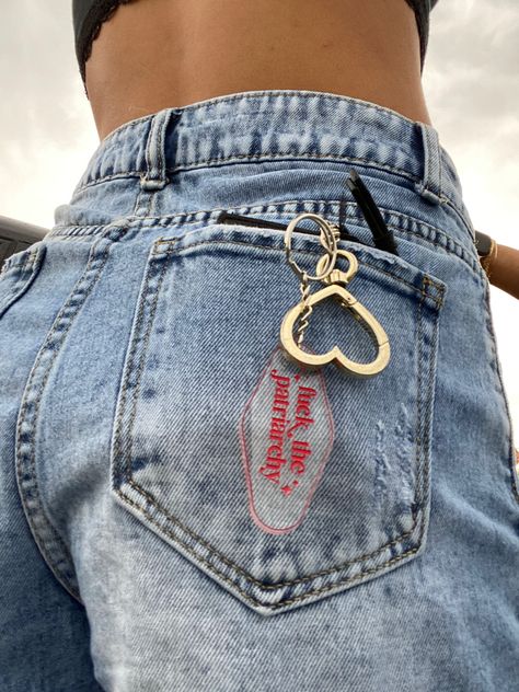 Key Chains On Pants, Keychain On Pants, Taylor Swift Jeans, Jean Accessories, Oh My Love, Simple Style, Key, Taylor Swift, Fashion Inspo Outfits