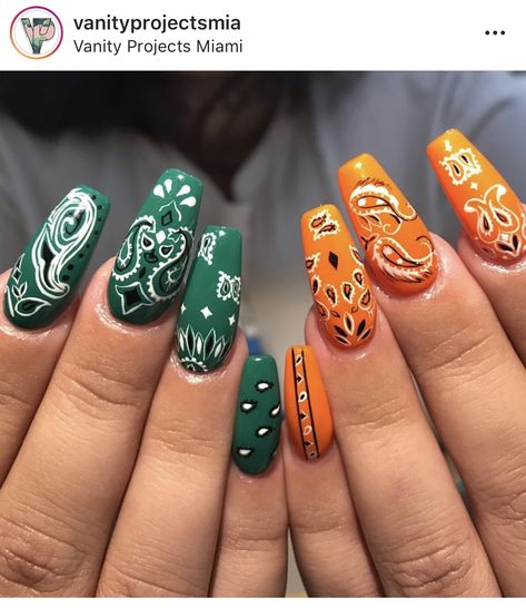 Green Paisley Nails, Green Bandana Nails, Paisley Pattern Nails, Paisley Nails Design, Green Orange Nails, Orange Green Nails, Green And Orange Nails, Nails Cowgirl, Orange And Green Nails