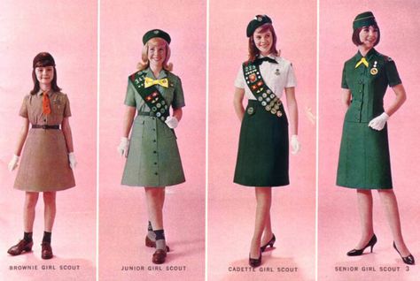 Girl Scout Costume, Girl Scout Uniform, Marines Girl, Brownie Girl Scout, Scout Uniform, Senior Picture Outfits, Girl Scout Cookies, Girl Guides, Girl Scout