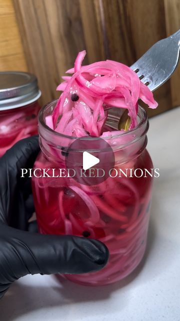 Alex Rios on Instagram: "Pickled Red Onions 🧅 recipe ⬇️

2 red onions or 1 big red onion, sliced
2 cups water
2 cups any vinegar
1/3 cup sugar
2 tbsp salt
4 garlic cloves
2 tsp peppercorns

Cut top and bottom off onion and slice from root to end. Separate into two 16 oz mason jars along with peppercorns and garlic cloves. 

Boil water, vinegar, sugar & salt. Whisk until everything is dissolved. Pour this liquid into the mason jars until everything is fully submerged. Place in the fridge for minimum 1 hr or overnight.

#pickled #pickledonions #redonion #condiments #sauces" Vinegar Onion Recipe, Red Pickled Onion Recipe, Pickled Red Onions Recipe, Onion Salad Recipe, Pickled Red Onion, Red Onion Recipes, Pickled Veggies, Pickled Vegetables, Pickled Red Onions