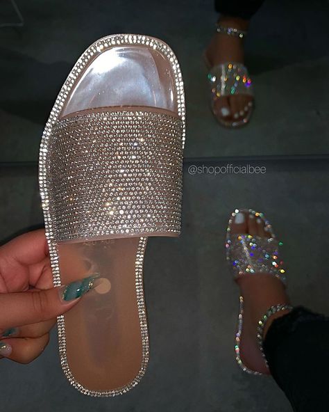 Sparkly Chanclas, Shoes Glitter, Cute Slides, Pretty Sandals, Wedge Loafers, Summer Slippers, Rhinestone Sandals, Flat Slipper, Fresh Shoes