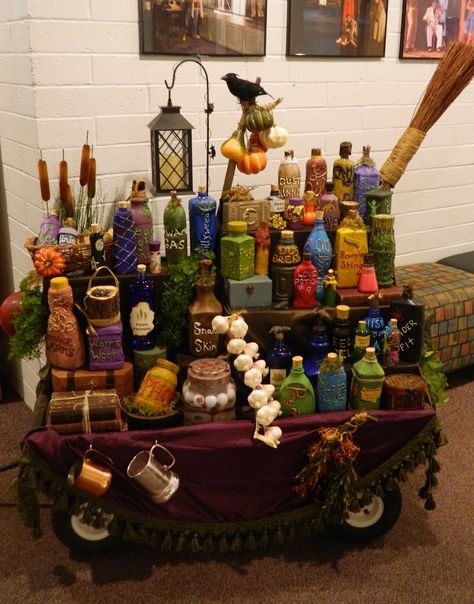 Grandma's Potion Cart for CYT Tucson's production of The Addams Family. Made by Julie M. Addams Family Aesthetic Decor, Addams Family Stage Design, Addams Family Grandma Cart, Addams Family Play, Addams Family Set Design, Adams Family Baby, Halloween Shower Ideas, Family Props, Theatre Tech