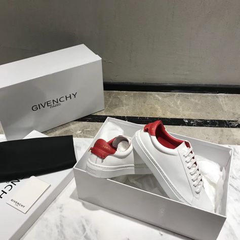 Givenchy Sneakers, Givenchy Fashion, Givenchy Shoes, Couple Shoes, Givenchy Paris, Fashion Man, Looks Chic, Shoes Leather, Vans Classic Slip On Sneaker