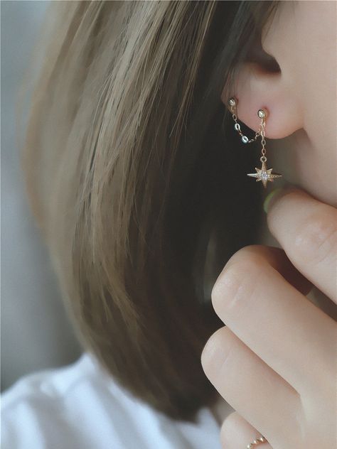 Earrings 2 Holes Gold, Double Earrings Aesthetic, Double Lobe Piercing Jewelry, 2nd Hole Earrings, Second Love Piercing, Double Love Piercing Ideas, Double Lobe Piercing Earrings, Double Lobe Earrings, 2 Hole Ear Piercing Earrings