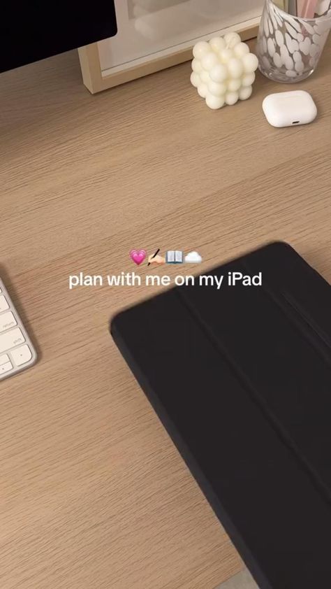 Plan with me on my IPad 📝📲 happyplannerlayout #ismalicplanner #2024printableplanner #free2024planner💥. Ipad Pro Tips, Digital Planner Ideas, How To Stay Organized, Digital Planner For Ipad, Planner For Ipad, Ipad Essentials, Runaway Train, Planner Aesthetic, Ipad Hacks