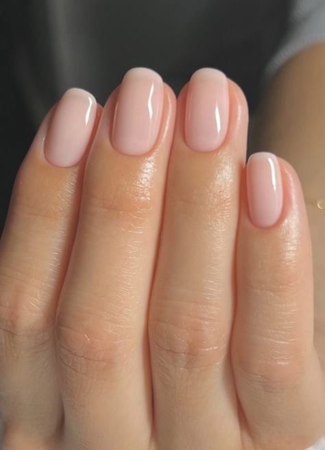 Simple Spring Nails Pink, Short Nails Clean, Short Engagement Nails, Engagement Shoot Nails, Clean Short Nails, Short Clean Nails, Milky Pink Nails, Old Money Nails, Natural Nails Manicure