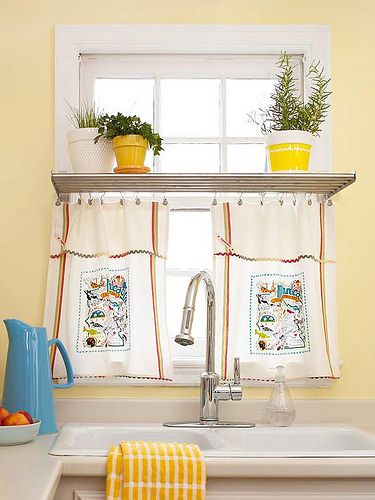 window shelves curtain rods - Google Search Comfy Kitchen, County Kitchen, Sink Window, Kitchen Rehab, Cornice Board, Yogurt Banana, Kitchen Windows, Eames House, Window Shelves