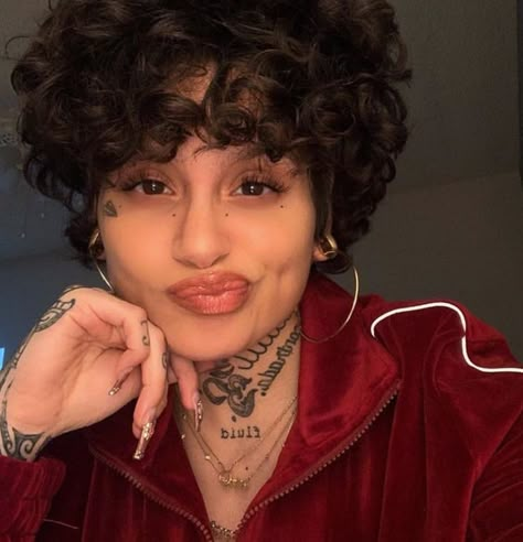 Kehlani Short Hair, Kehlani Hair, Kehlani Singer, Pixie Cut Curly Hair, Pixie Cut Curly, Cut Curly Hair, Short Hair Inspo, Short Curly Haircuts, Curly Haircuts