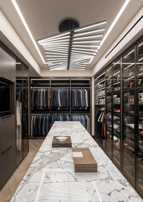 Modern Closet Designs, A Walk In Closet, Walking Closet, Dream Closet Design, Walk In Closet Design, Luxury Closets Design, Modern Closet, Wardrobe Room, Men Closet