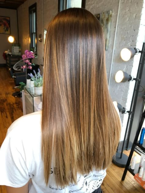 Brown To Light Brown Balayage, Fall Balayage Brunette, Light Brown Hair Balayage, Blonde Light Brown Hair, Fall Balayage, Light Brown Balayage, Balayage Straight Hair, Brown Straight Hair, Straight Hairstyle