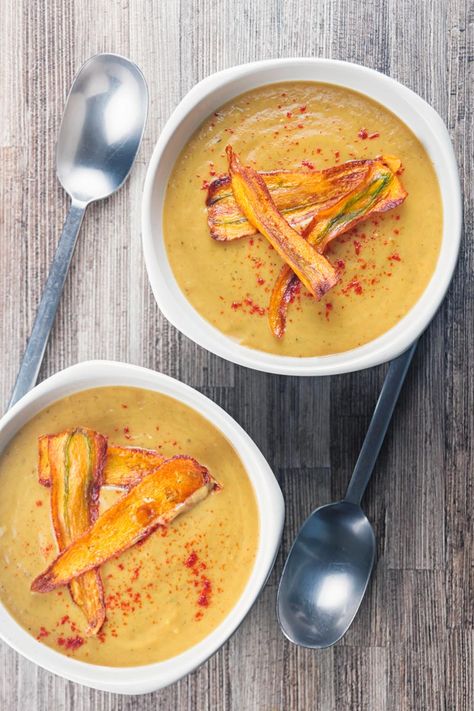 Spicy Parsnip Soup, Allotment Recipes, Curried Parsnip Soup, Veggie Soup Recipes, Parsnip Recipes, Mild Curry, Soup Maker Recipes, Parsnip Soup, Roasted Parsnips