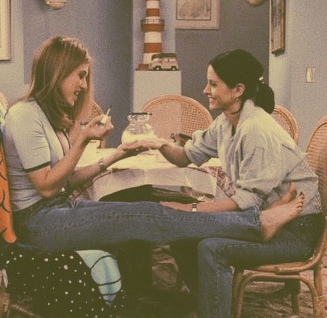 #friends #bestfriends #friendstvshow #monicageller #rachelgreen #nails #iconic #bestfriendgoals #aesthetic #vsco Alt Friends, Phoebe And Monica, Haley Core, Funny Mood Pics, Best Friend Vibes, Friendship Paintings, Monica Rachel, We Were On A Break, French Country Bedroom