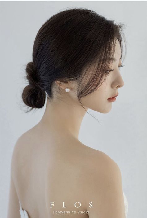 Korean Wedding Hair, Hairdo Wedding, Bridesmaid Hair Makeup, Bridal Hair Inspiration, Bridal Hair Updo, Hair Arrange, Wedding Hair Inspiration, Bridal Hair And Makeup, Wedding Hair And Makeup