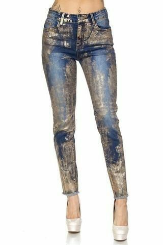 These #skinnyjeans have been finished with silver foil to give it a unique #finish & #look to make you stand out from the rest. Let us know what your think about this effect ? Angel Brinks, Remake Clothes, Gender Fluid Fashion, Denim Ideas, Painted Jeans, Painted Denim, Embellished Jeans, Painted Clothes, Jeans Diy