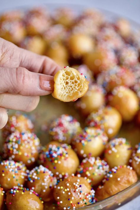 Authentic Struffoli Recipe (Italian Honey Balls) Bambolini Recipe, Struffoli Recipe Italian Easy, Easy Struffoli Recipe, Truffle Honey Appetizer, Nonpareils Recipe, Authentic Italian Butterball Cookies, Italian Cookies Authentic, Struffoli Recipe Italian, Honey Balls Italian