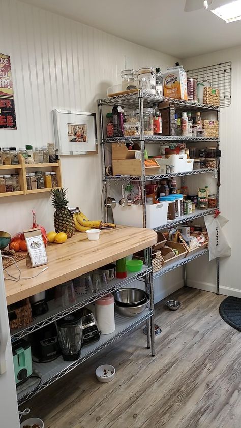 Small Bakery Kitchen Ideas, Small Space Baking Area, Cooking Station Kitchen, Home Bakery Kitchen Small Spaces, Shed Bakery Ideas, Bakers Kitchen Design Baking Station, Bakery Organization Ideas, Small Bakery Kitchen Layout, Baking Studio Design